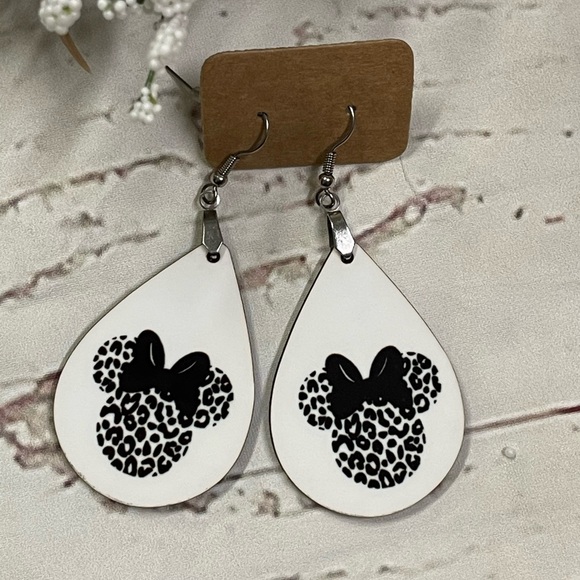 Jewelry - Minnie Mouse Earrings